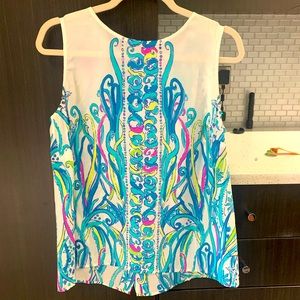 Lilly Pulitzer patterned tank with gold buttons on back